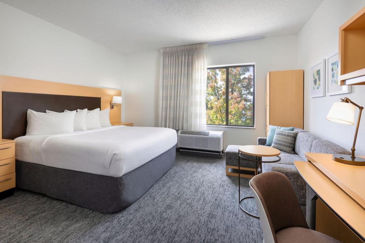 Towneplace Suites By Marriott York Exterior photo