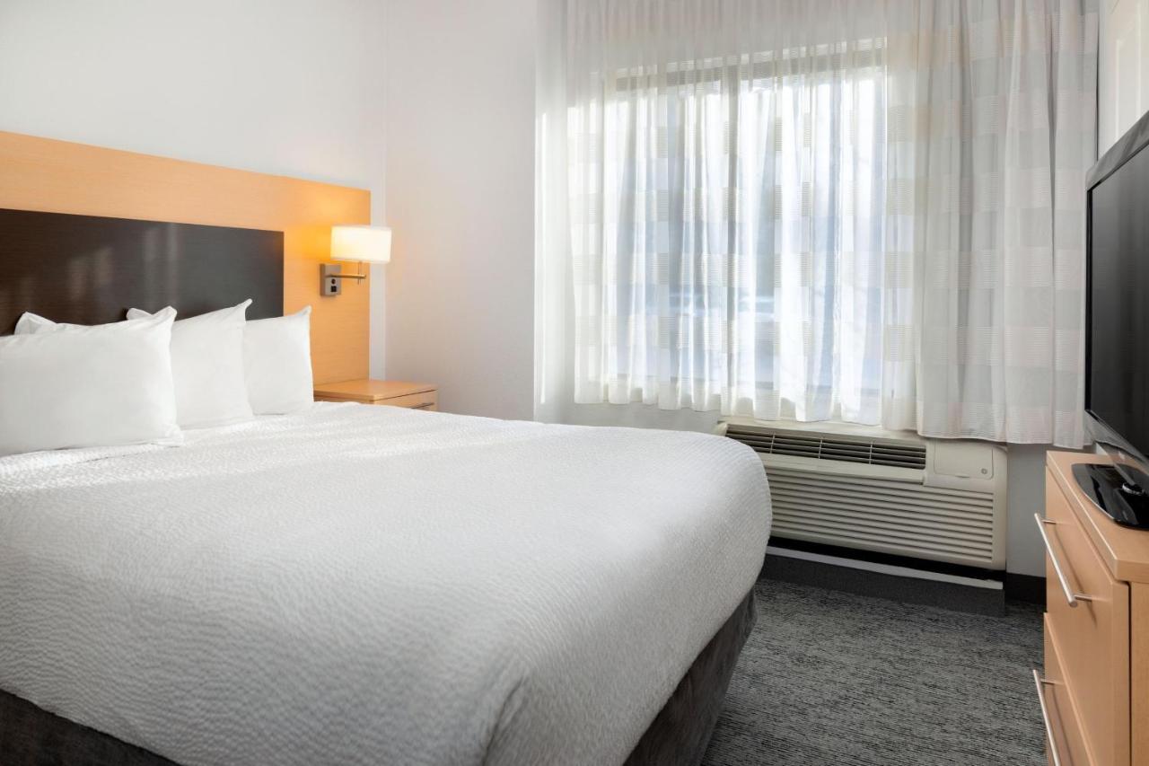 Towneplace Suites By Marriott York Exterior photo