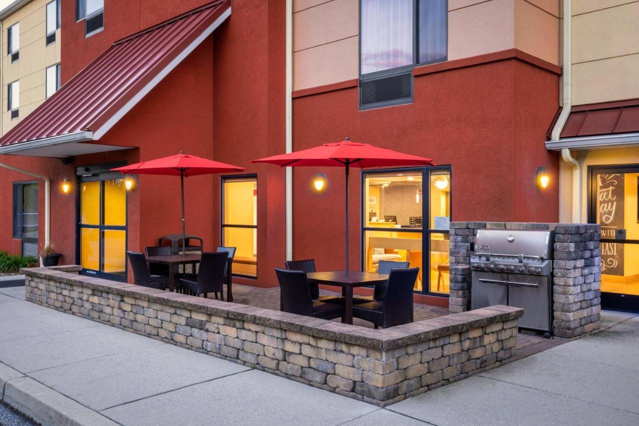 Towneplace Suites By Marriott York Exterior photo