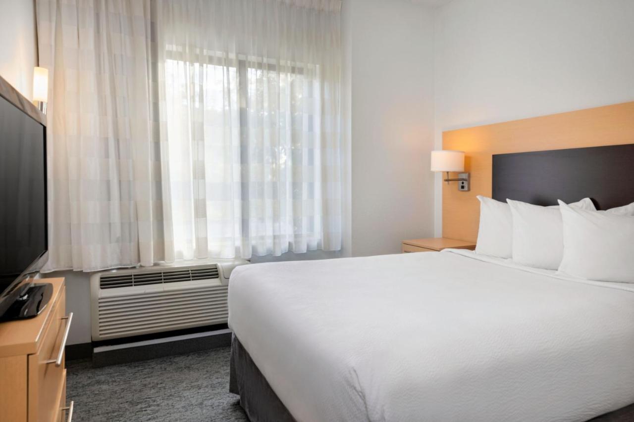Towneplace Suites By Marriott York Exterior photo
