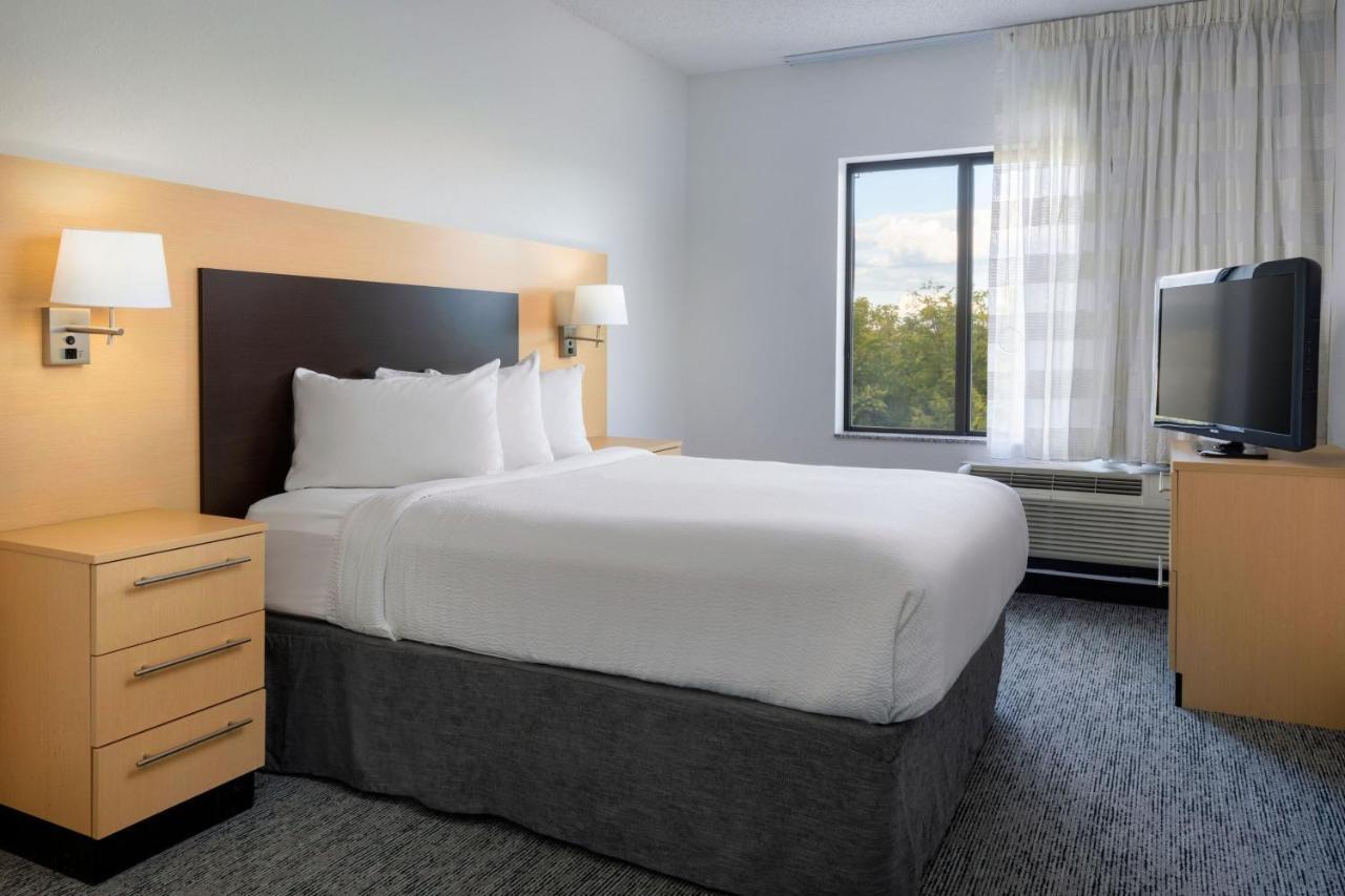 Towneplace Suites By Marriott York Exterior photo