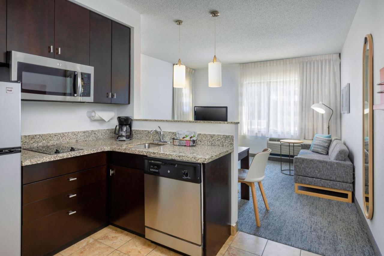 Towneplace Suites By Marriott York Exterior photo