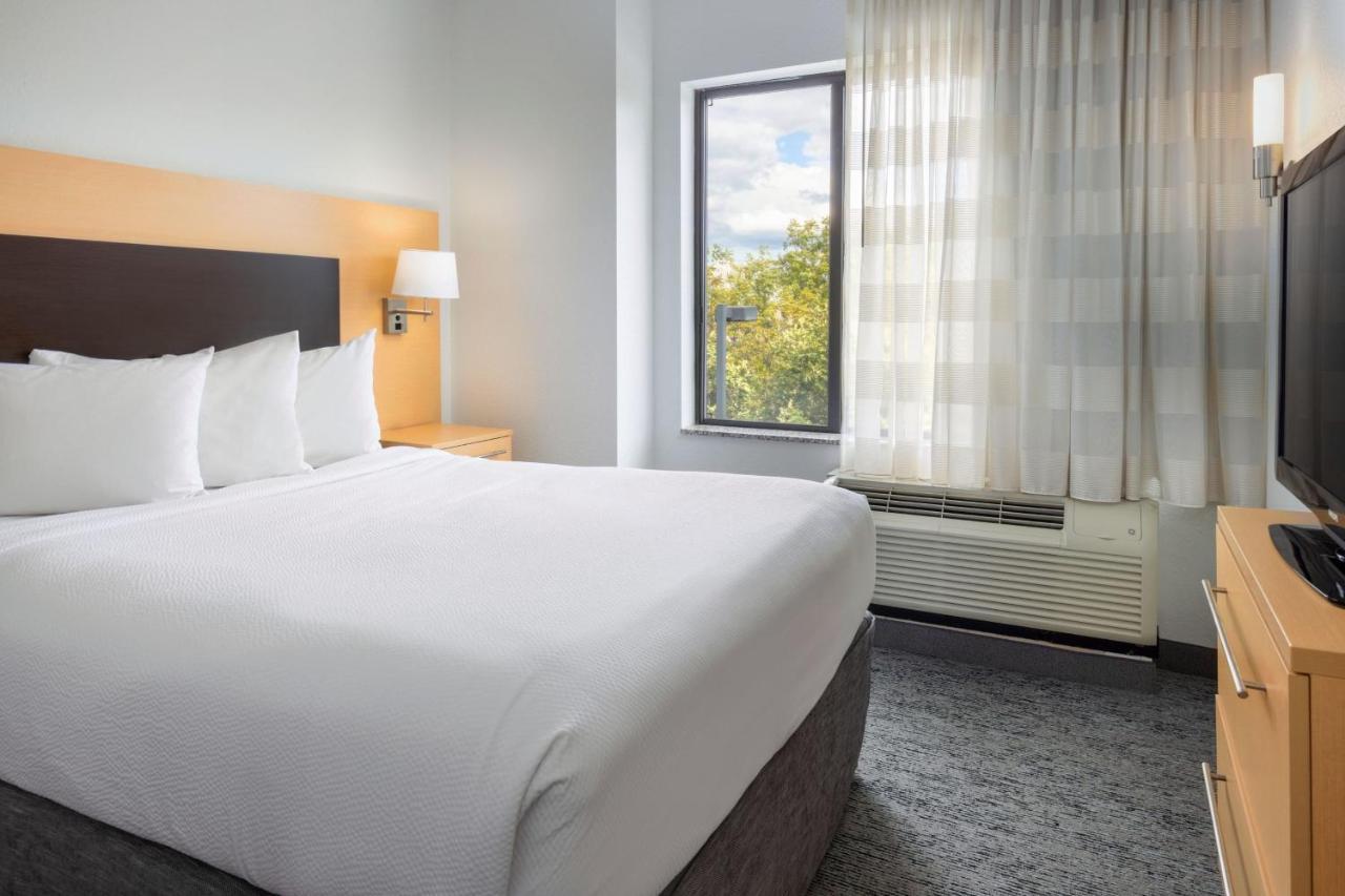 Towneplace Suites By Marriott York Exterior photo