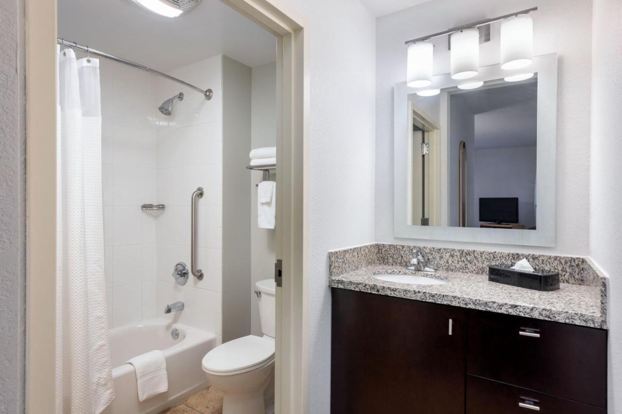 Towneplace Suites By Marriott York Exterior photo